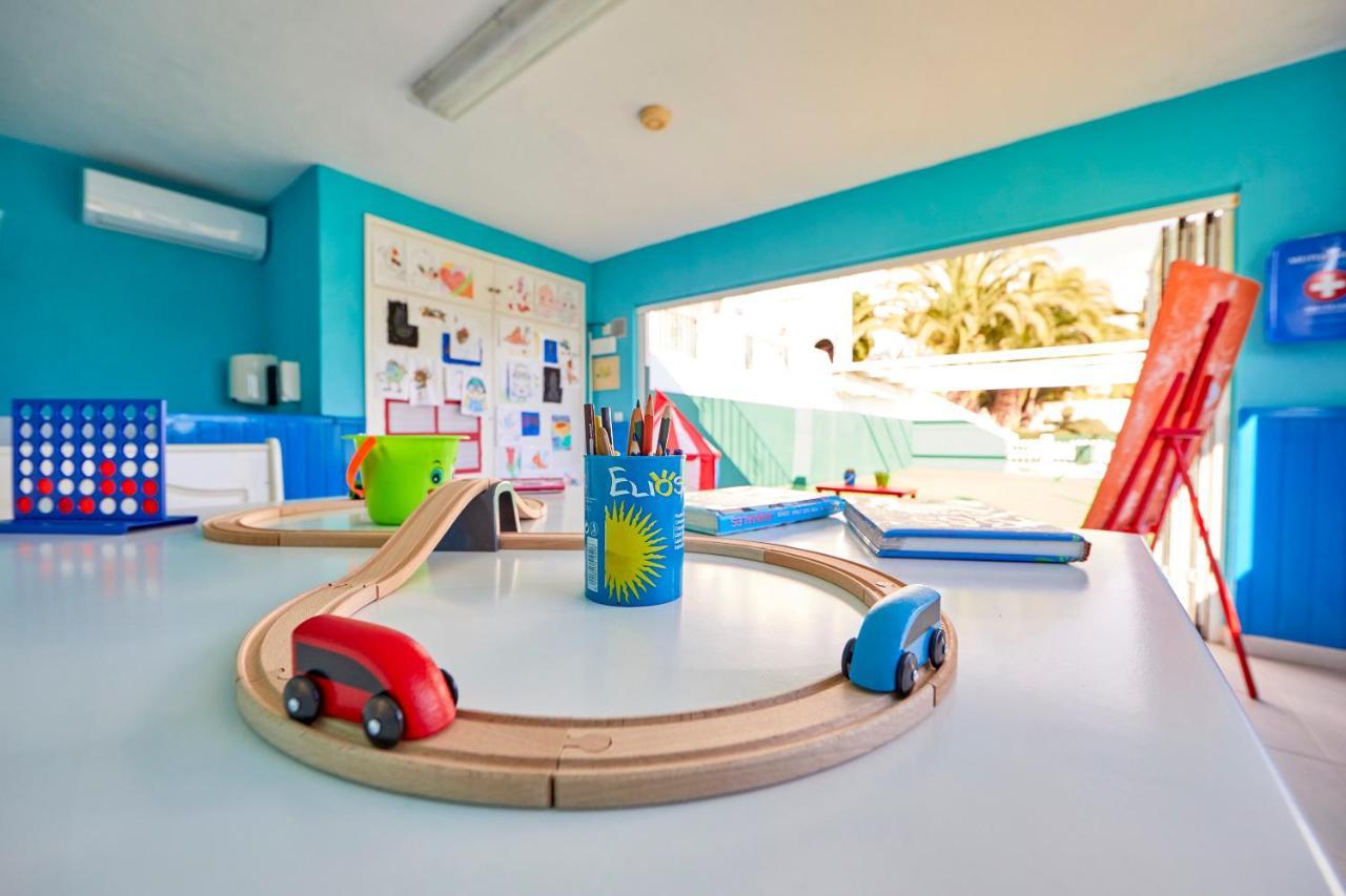 Aparthotel Holiday Center Santa Ponsa Ngoại thất bức ảnh