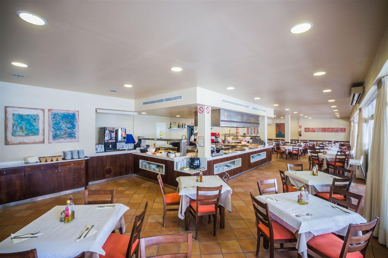 Aparthotel Holiday Center Santa Ponsa Ngoại thất bức ảnh