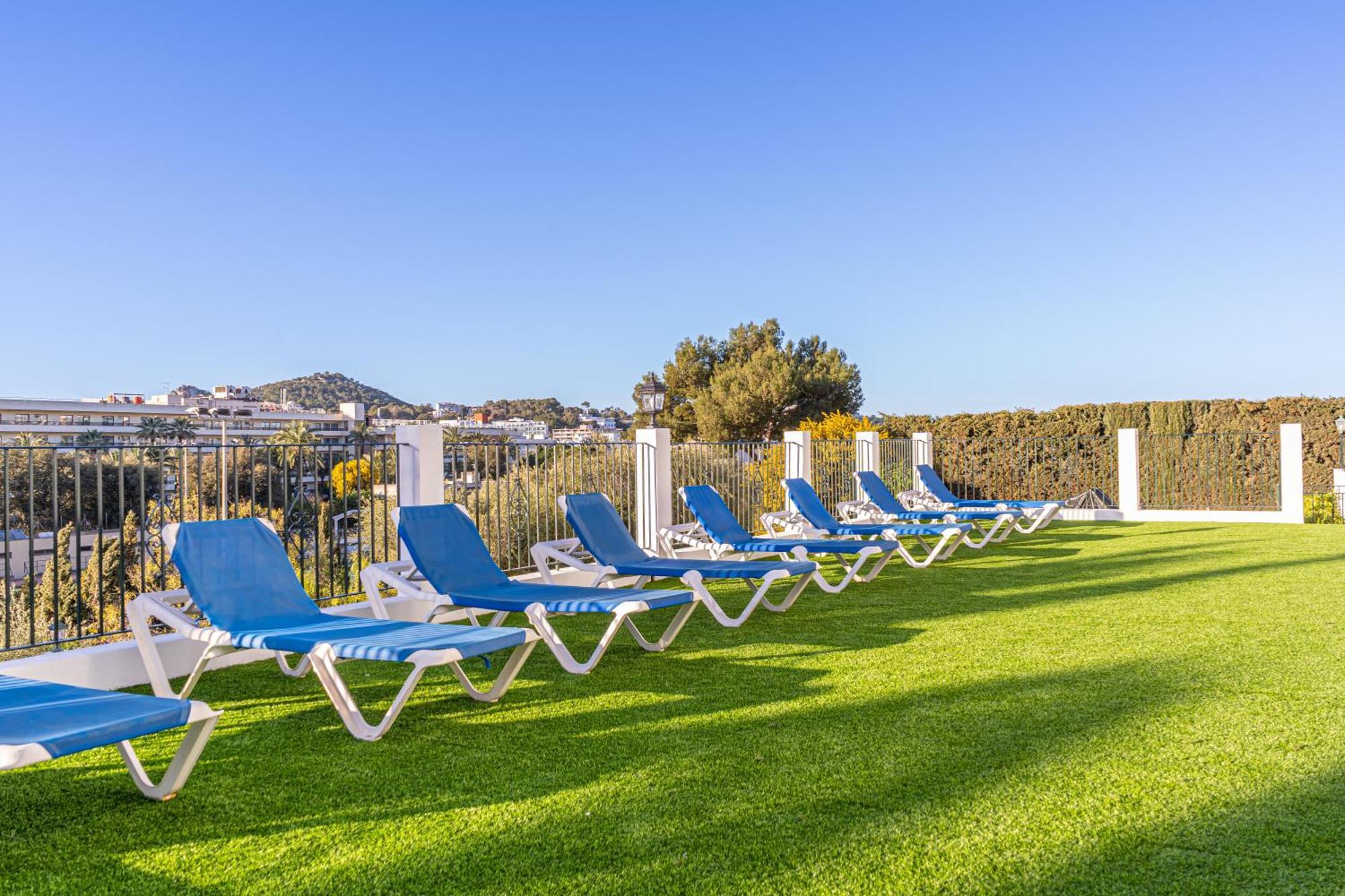 Aparthotel Holiday Center Santa Ponsa Ngoại thất bức ảnh