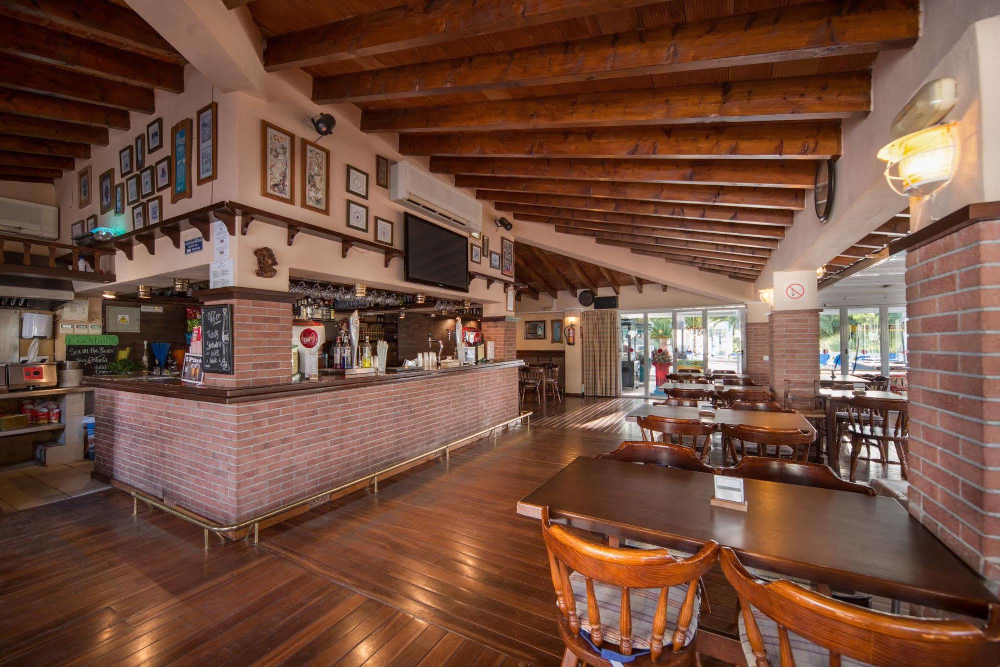 Aparthotel Holiday Center Santa Ponsa Ngoại thất bức ảnh