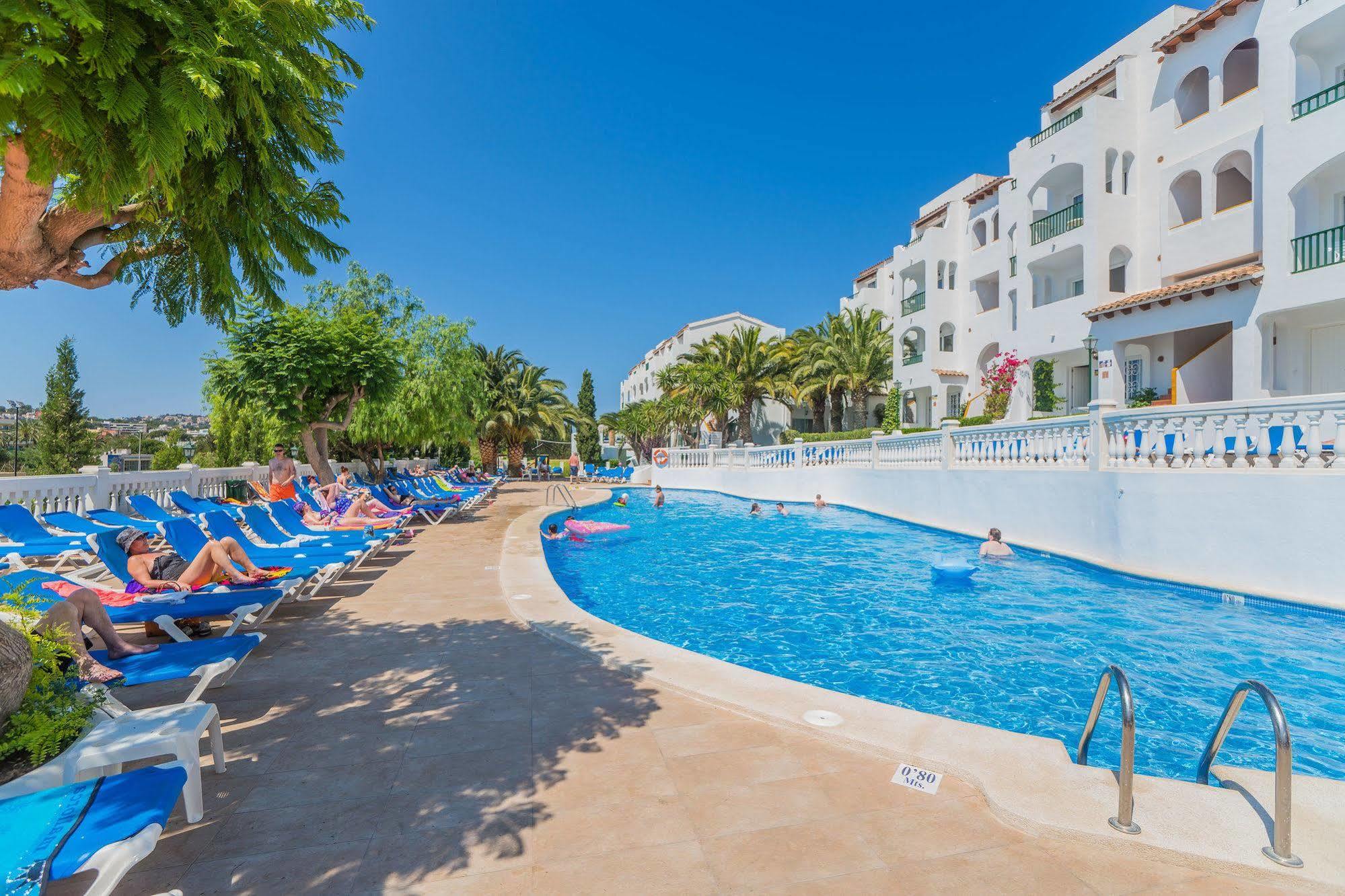 Aparthotel Holiday Center Santa Ponsa Ngoại thất bức ảnh