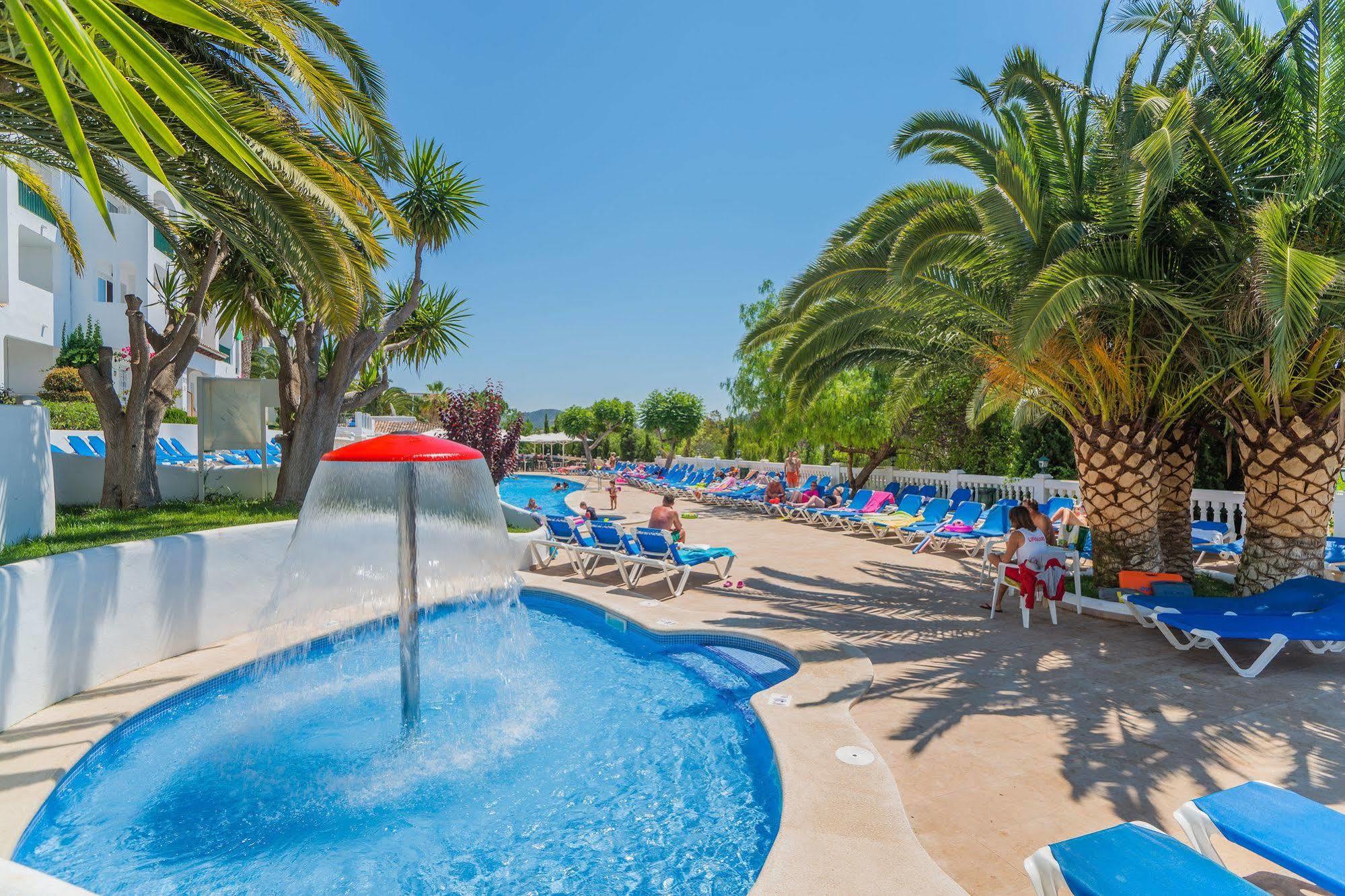 Aparthotel Holiday Center Santa Ponsa Ngoại thất bức ảnh