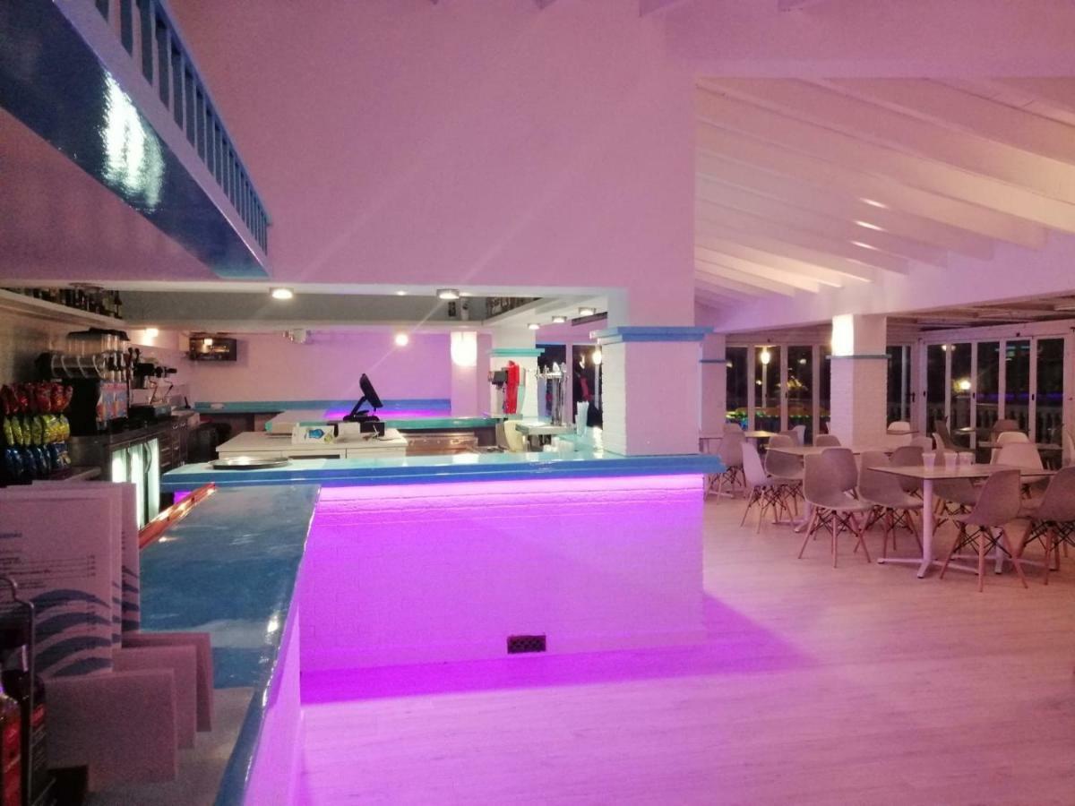 Aparthotel Holiday Center Santa Ponsa Ngoại thất bức ảnh