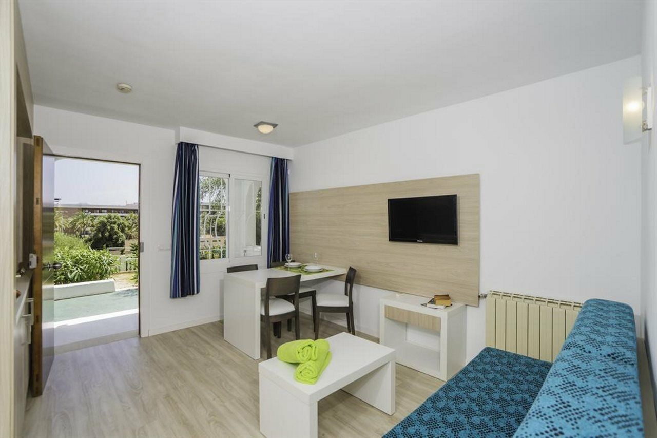 Aparthotel Holiday Center Santa Ponsa Ngoại thất bức ảnh